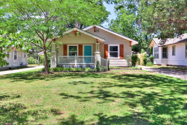 Building Photo - Remodeled Retreat w/ Covered Patio, Front ... Rental