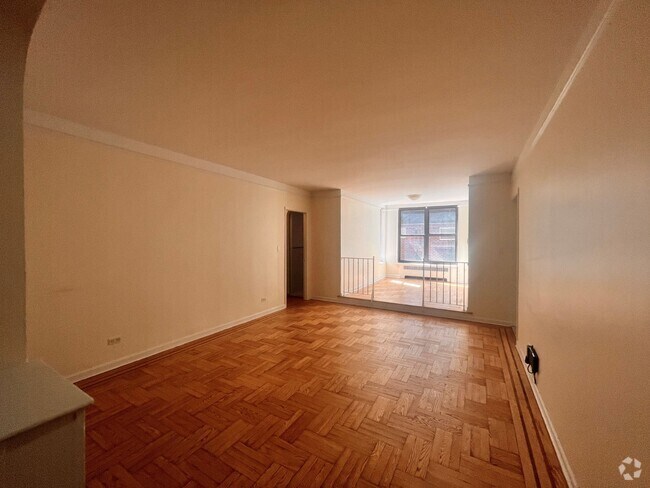 Building Photo - 124 E 24th St Unit 4C Rental
