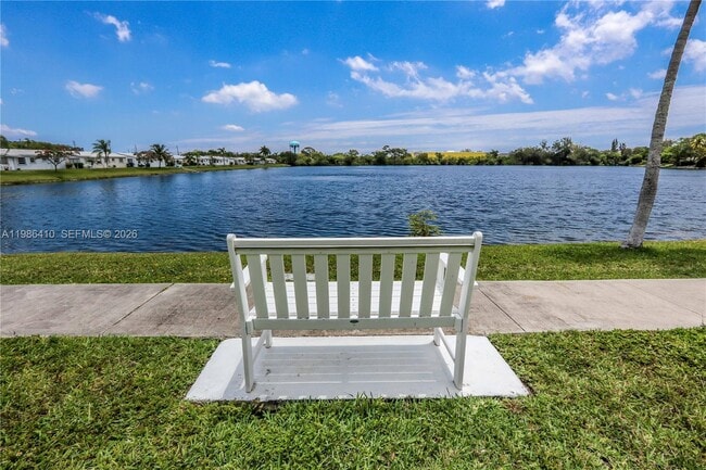 Building Photo - 2223 Park Ln Unit 306