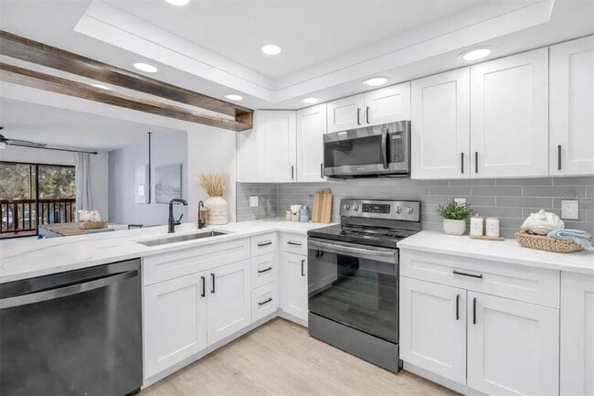 Photo - 9613 Tara Cay Ct