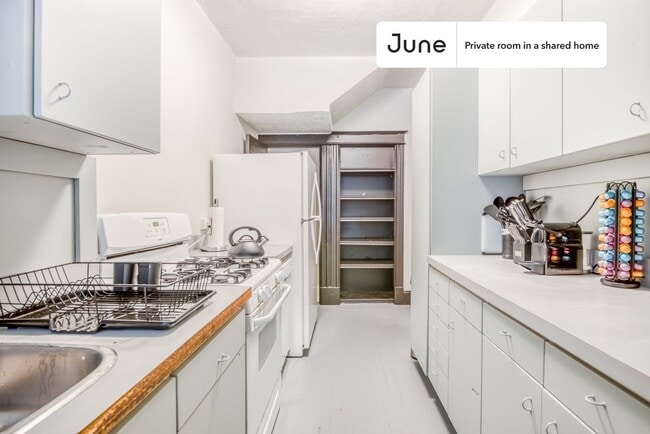 Photo - Room in Shared 5 bed/1 bath home Unidad A