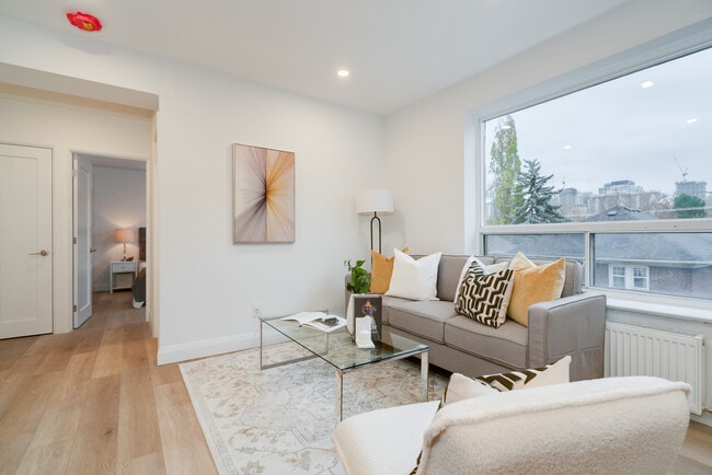 Photo - 2707 Yonge St Unit 3