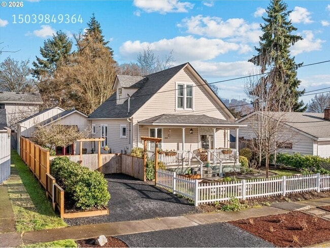 Building Photo - 310 N School St