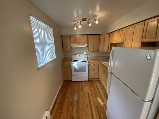 MOVE IN SPECIAL - Receive $500 off of 1st months rent!

2 Bed 1 Bath Condo in Capital Hill near C...