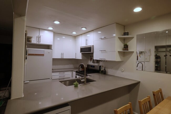 Photo - 1001 W Stevens Ave Condo Unit 138