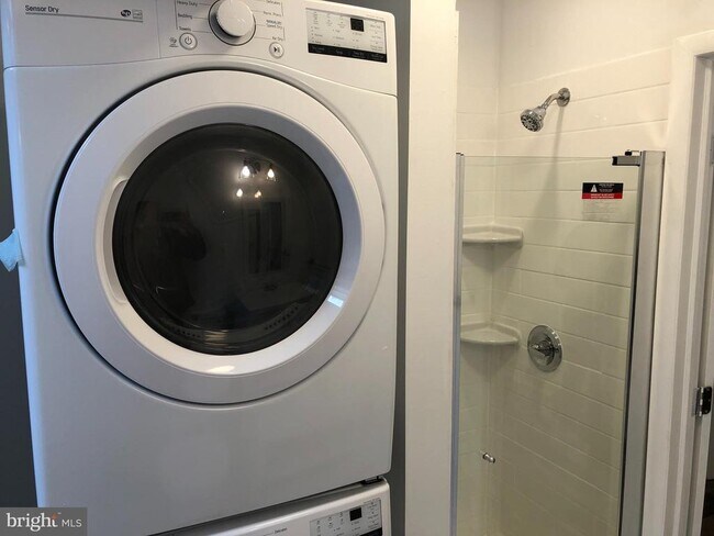 Photo - 1431 Wolf St