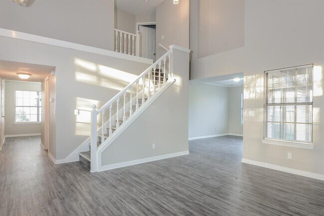 Photo - 2931 Scottsdale Dr