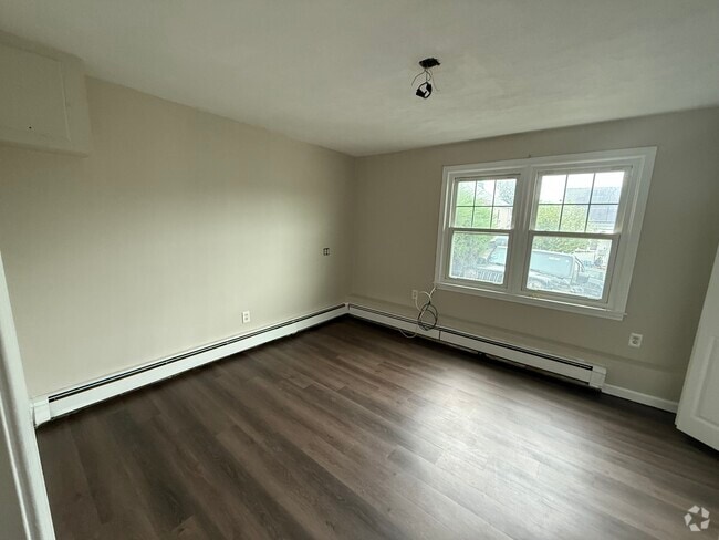 Building Photo - 20 Madison St Rental