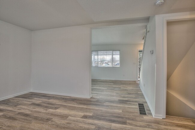 Photo - 624 26th St SW