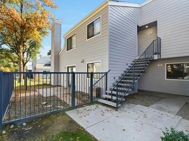 Photo - 7675 N 1st St Unidad 109