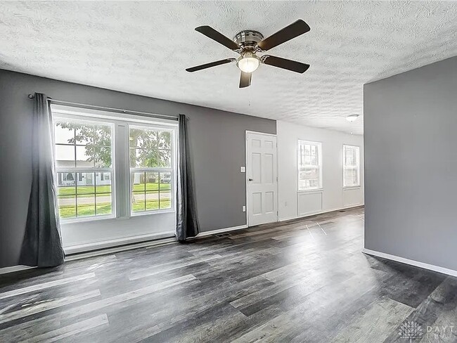 Photo - 393 Ridgebury Dr