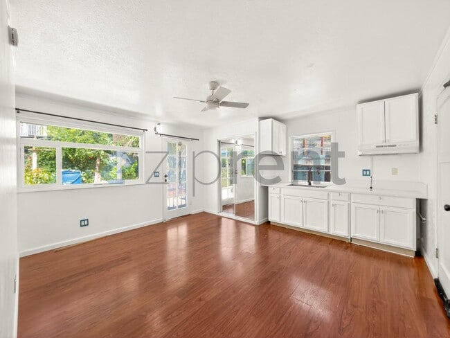 Photo - 2755 Sanborn Ave