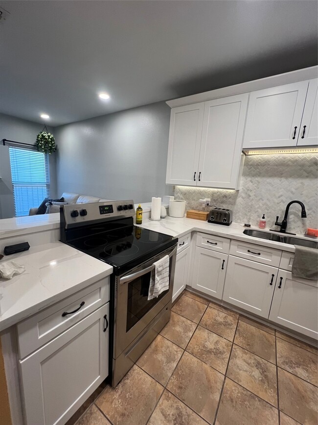 Photo - 2414 Longview St Unit 202