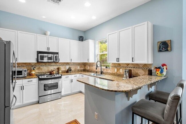 Photo - 1875 Highland Grove Dr