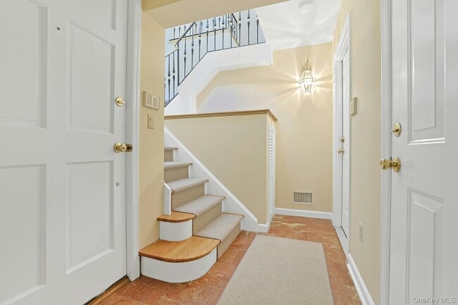 Photo - 99 New Hempstead Rd