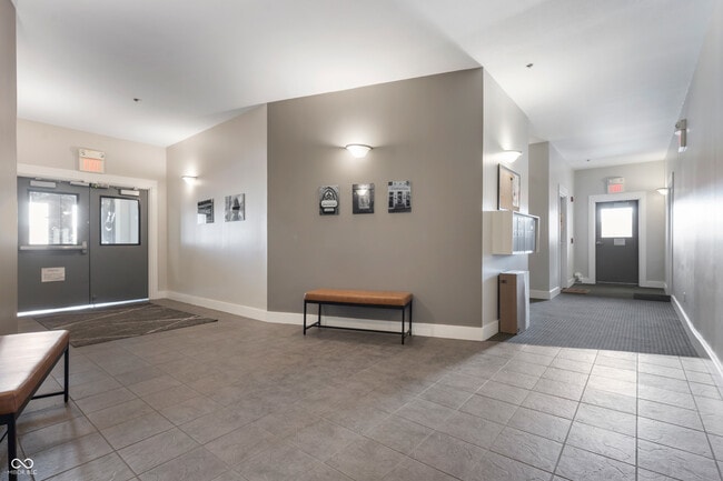 Photo - 721 E North St Unit APT 1C