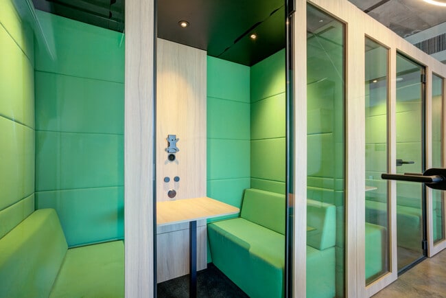 Photo - Yugo Eugene Courtside