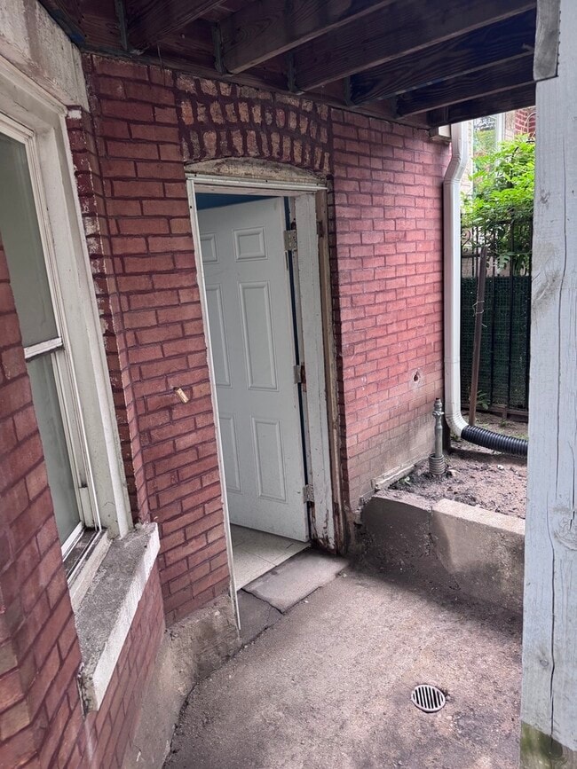 Photo - 3717 W Dickens Ave