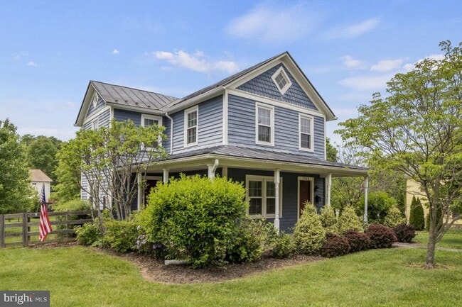 Building Photo - 705 Dranesville Rd