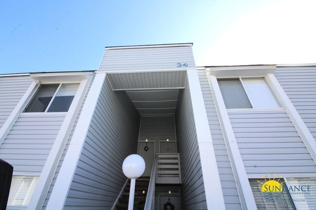 Building Photo - Beautiful 2 Bedroom Unit at Finisterra!