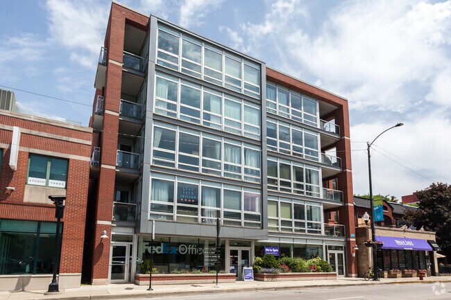 Building Photo - 744 W Fullerton Pkwy Rental