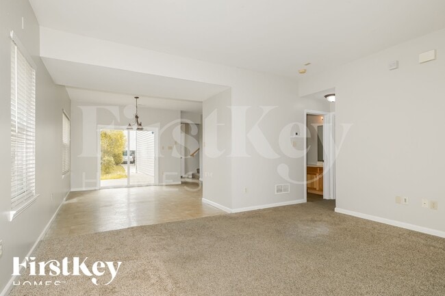 Photo - 1012 Glengarry Dr