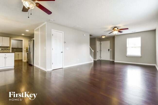 Photo - 44 Glenmaura Way NW