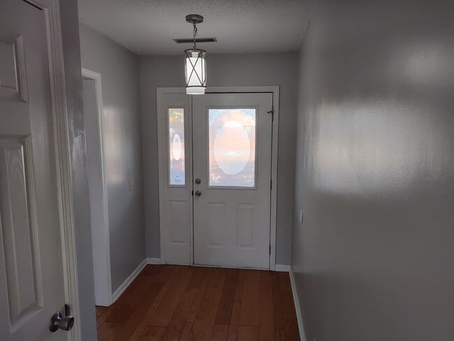 Photo - 1450 Morris Way Dr