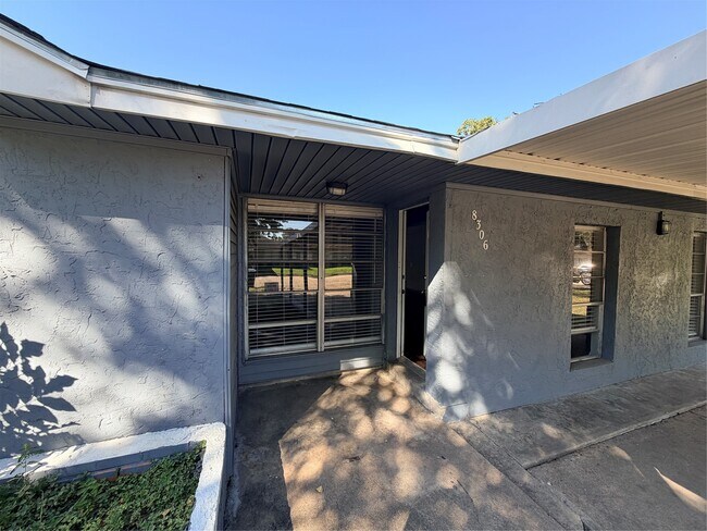 Photo - 8306 Minnesota St