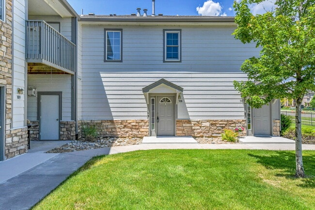 $2,250 - 2 Bed, 2 Bath Updated Townhome in... - $2,250 - 2 Bed, 2 Bath Updated Townhome in... Unit #308