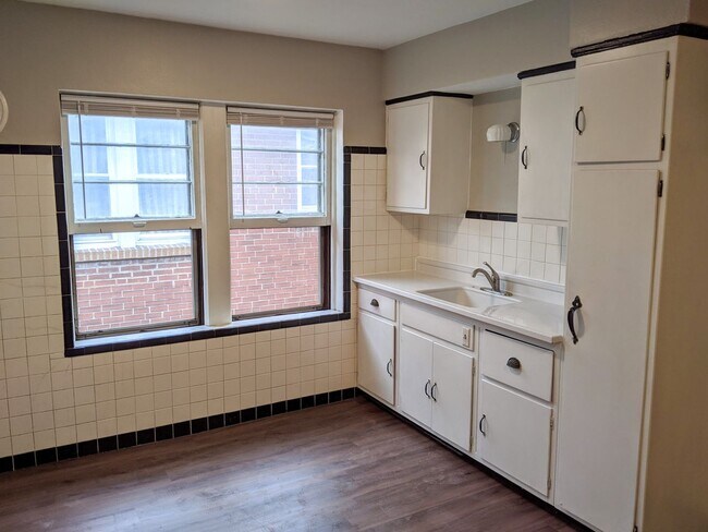 Photo - Tower Grove South - 1 Bedroom, 1 Bathroom Unit 3817 FL 2