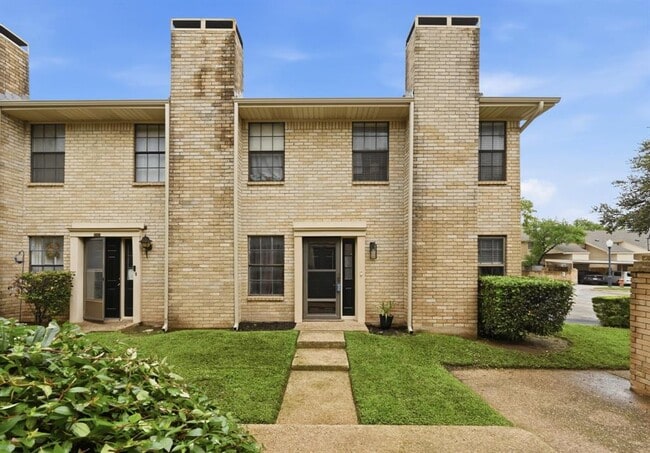 Photo - 8400 Jamestown Dr Unit 332
