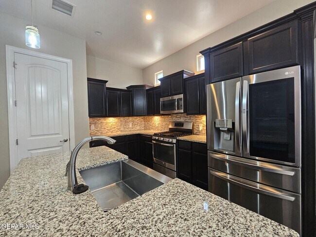 Photo - 545 Oilfield Dr