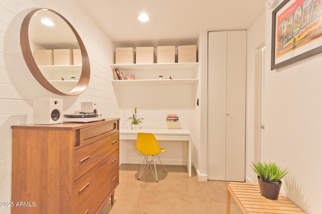 Building Photo - 601 N 6th Ave Unit 102 Rental