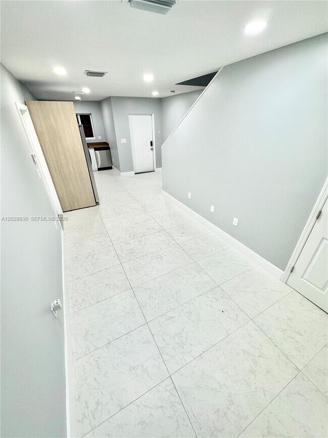 Photo - 930 NW 2nd St