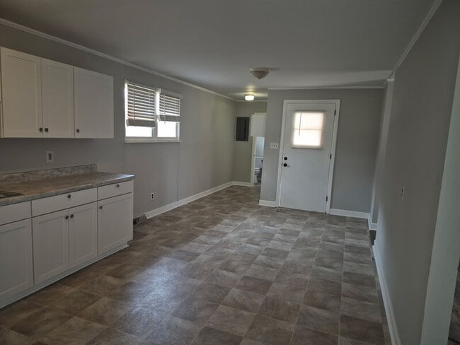 Photo - 255 Victoria St