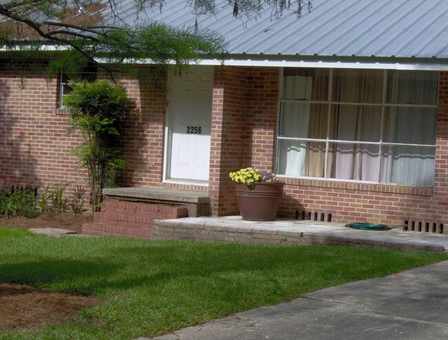 Photo - 2256 Bardwell Dr