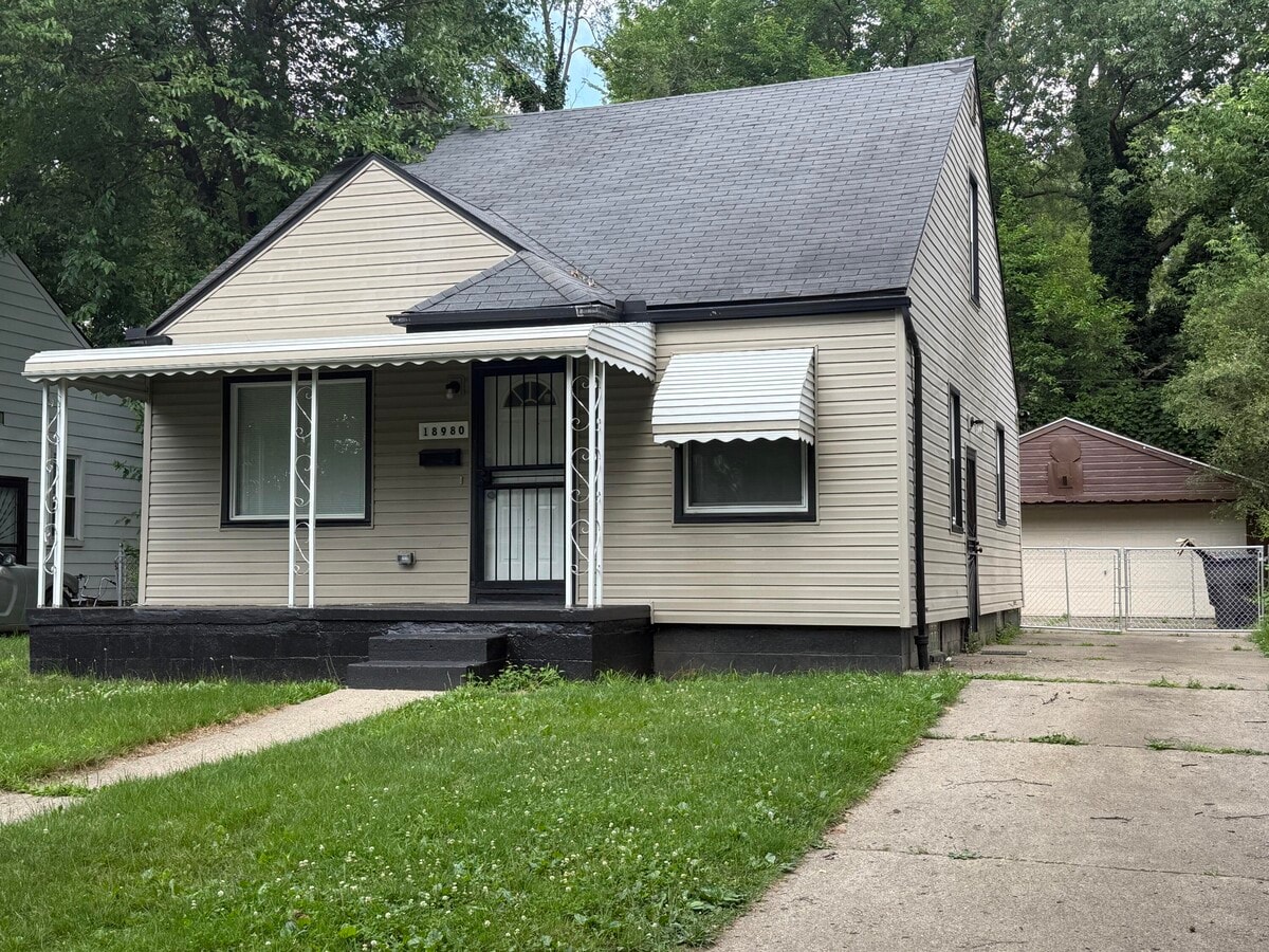Photo - 18980 Greydale Ave House