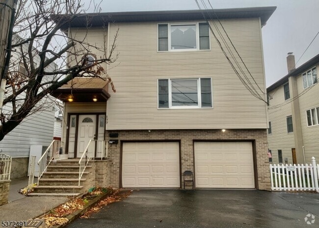 Building Photo - 177 E Union Ave Rental