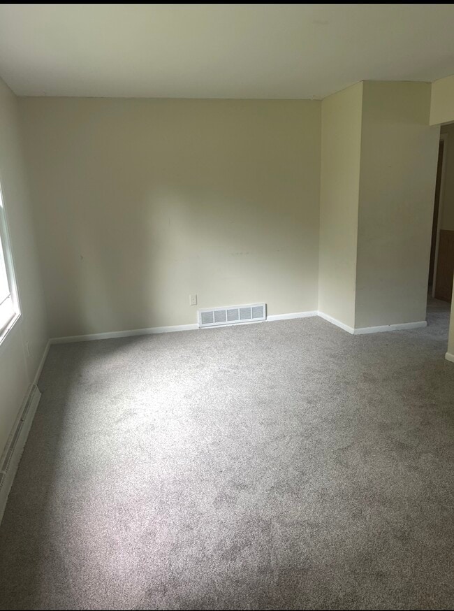 Photo - 1874 Adelpha Ave