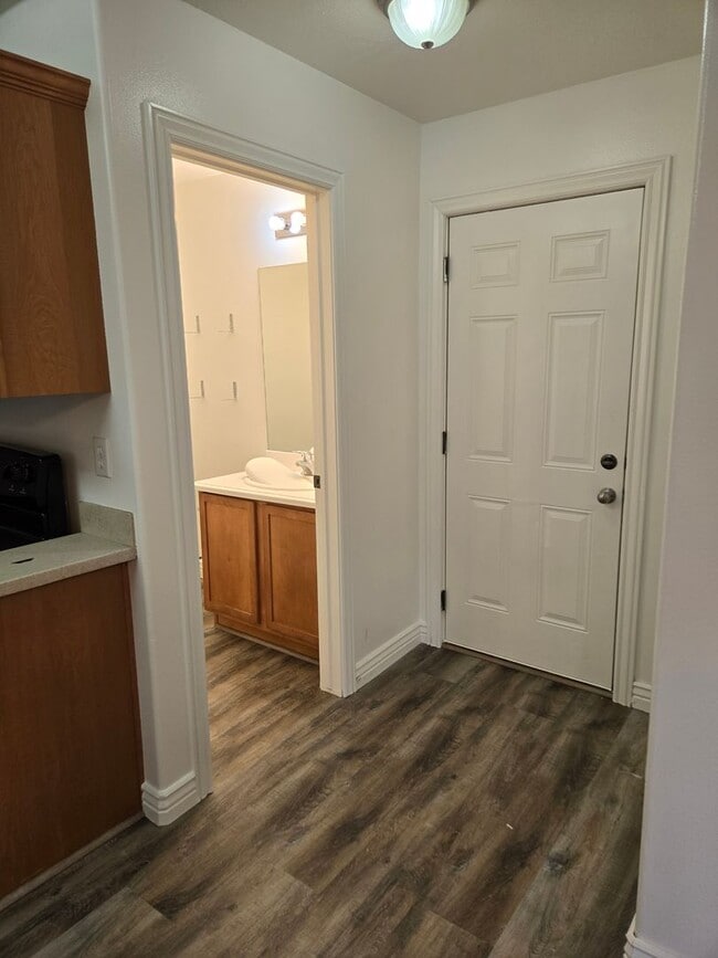 Photo - Beautiful 4 Bed, 2.5 Bath Townhome in Prim...