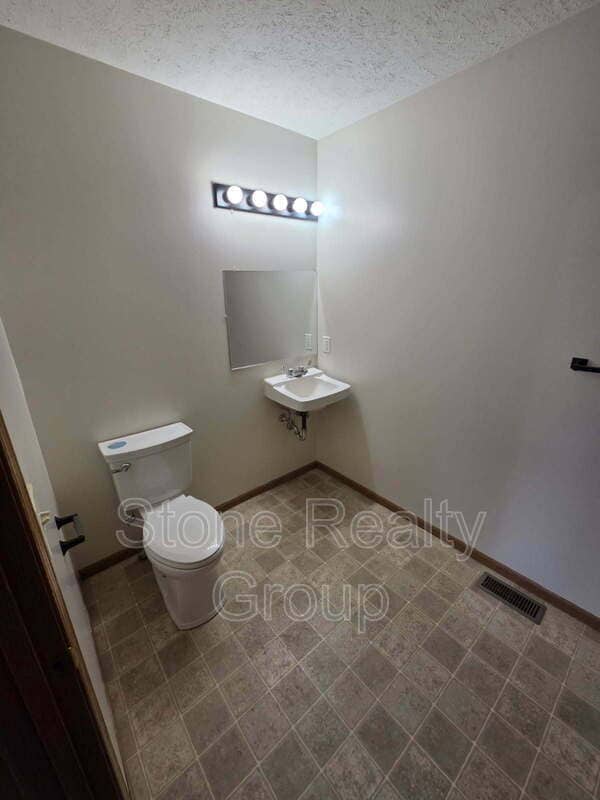 Photo - 651 N 25th St