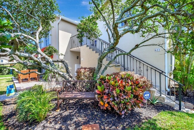 Photo - 621 Waterside Dr