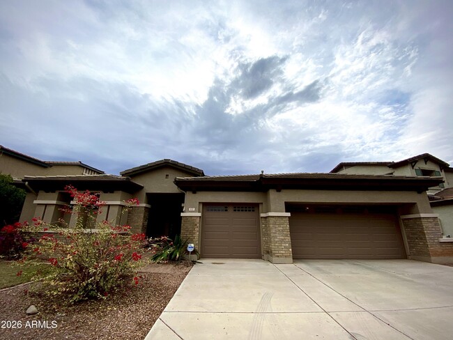 Building Photo - 337 West Swan Drive