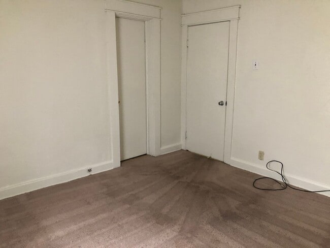 Photo - 202 E 15th St