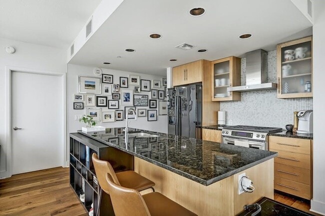 Photo - 300 Bowie St Unidad 2203 Rental