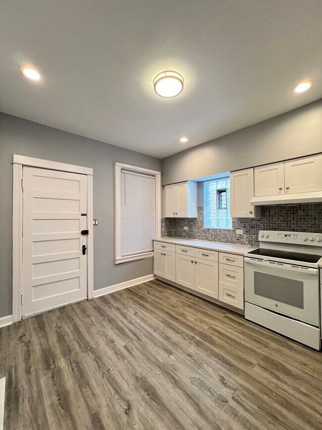 Photo - 6810 S Calumet Ave