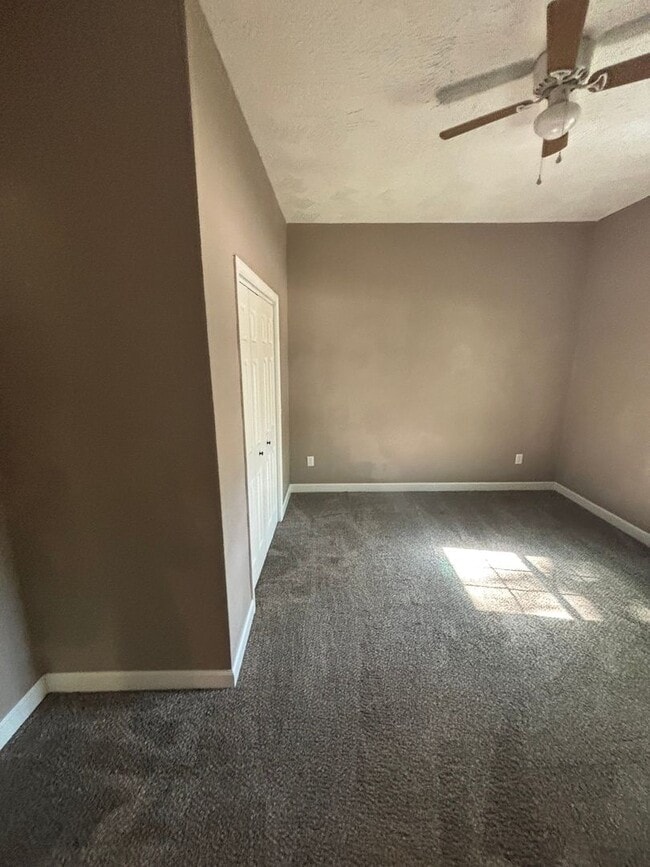 Photo - 2027 N Weller Ave