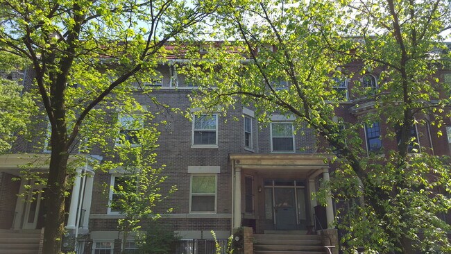 Building Photo - 1724 Lamont St NW Unit 1724 Lamont - Topfloor Rental