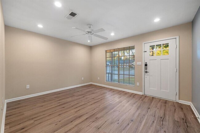 Photo - 1009 Alden Dr